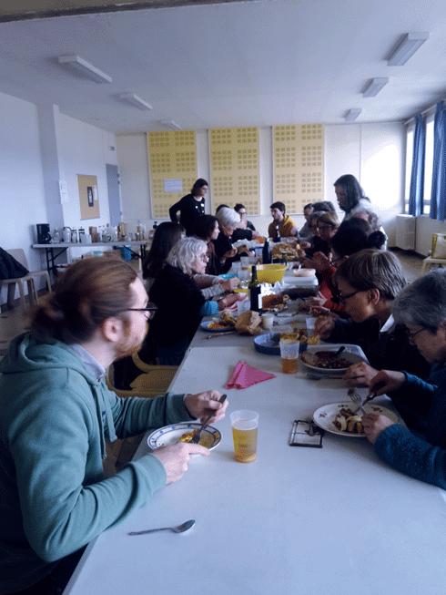 Le samedi 17 mars alors que nous étions réunis en Assemblée Générales et journée de travail, France bleu s’est intéressé à nous ;-)